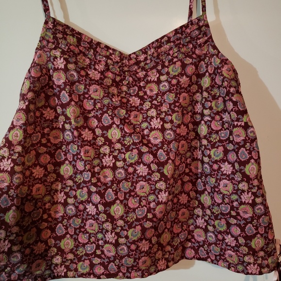 Old Navy Tops - NWOT Old Navy Maroon floral tank top size Large